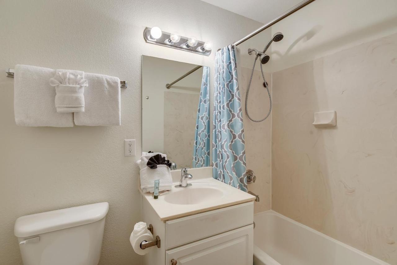 Holiday home Tidewater #106 By Book That *